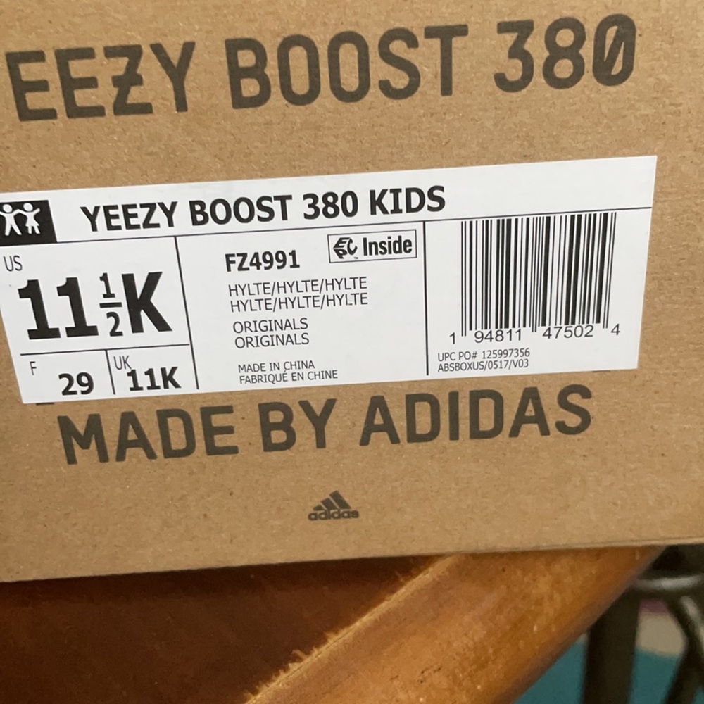Kids Yeezy Boost 380 Kids size 11 1/2K - Picture 2 of 4